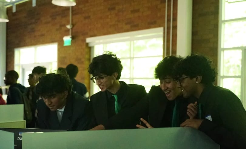 Teams preparing between pitches